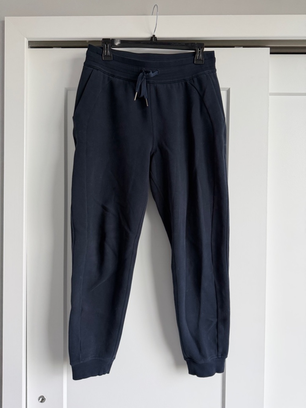 Lululemon Women’s Navy Drawstring Jogger Sweatpants